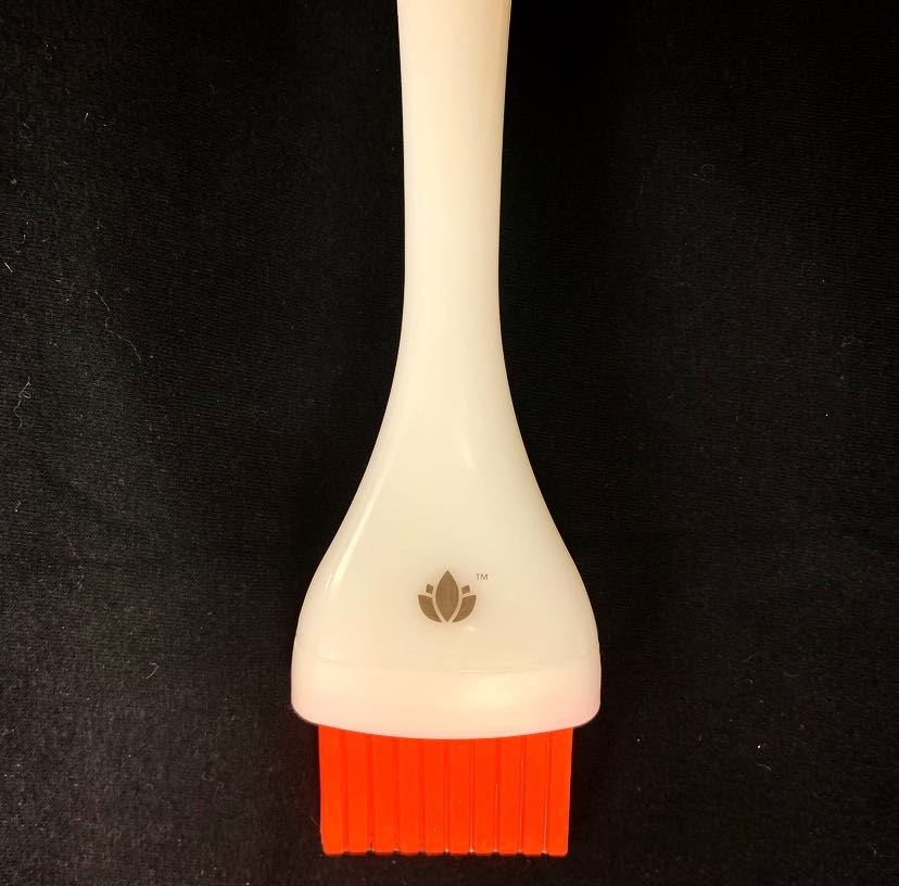 Pampered Chef Basting Silicone Brush in Cool Red and White